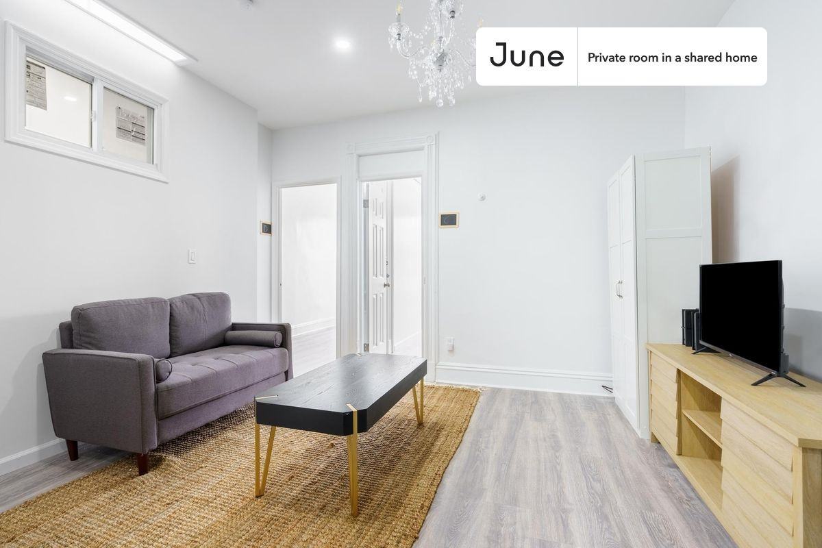 2444 43rd St #A - Photo 7 of 10