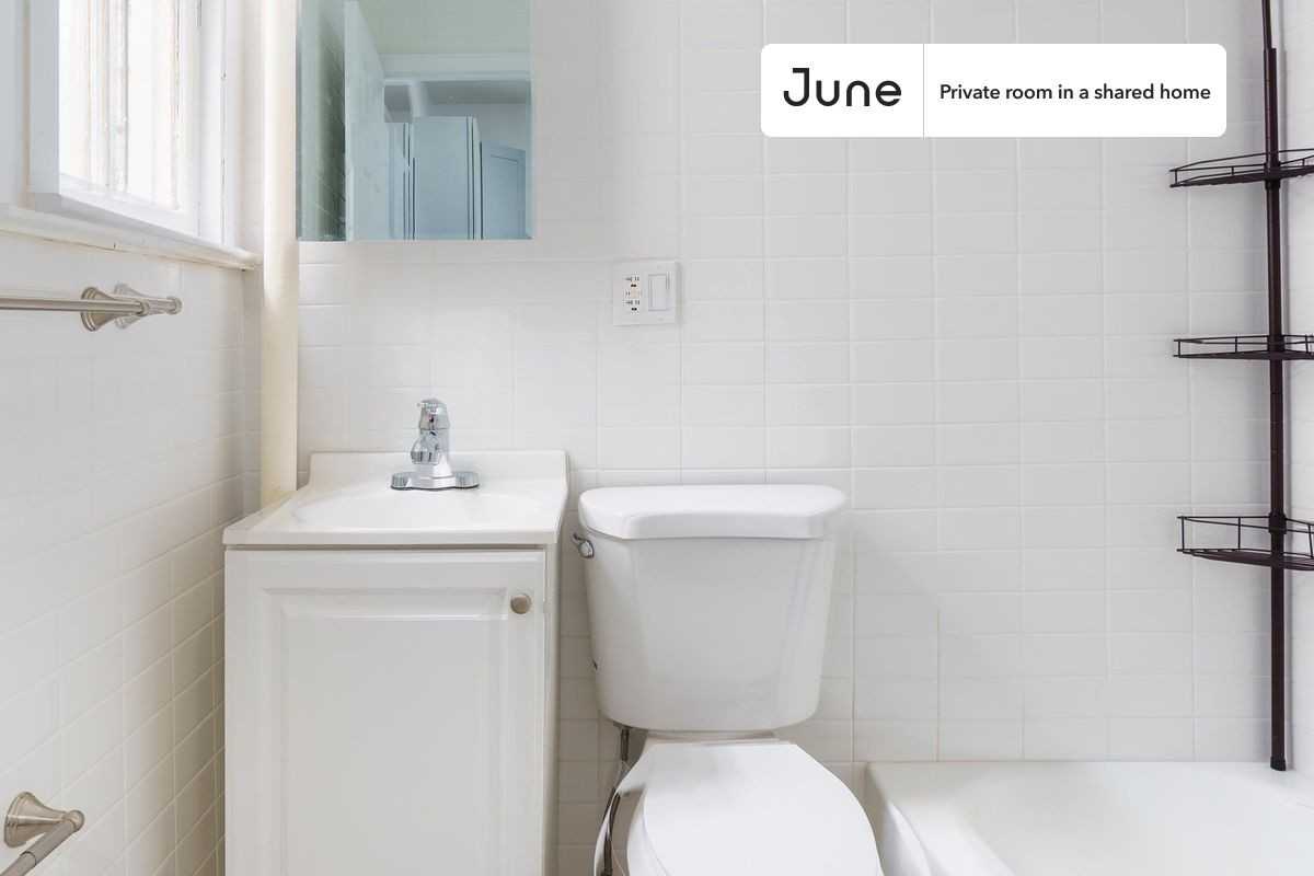 2444 43rd St #B - Photo 6 of 8