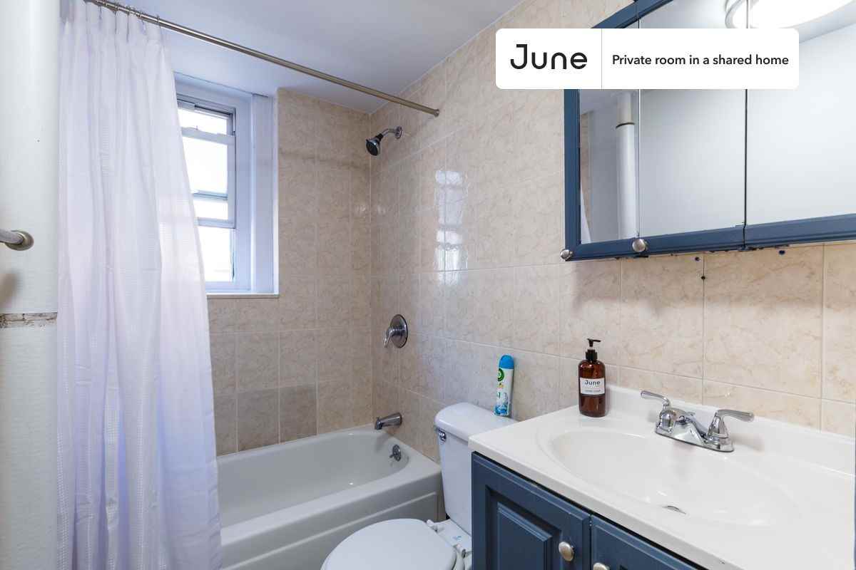 400 W 20th St #A - Photo 7 of 9