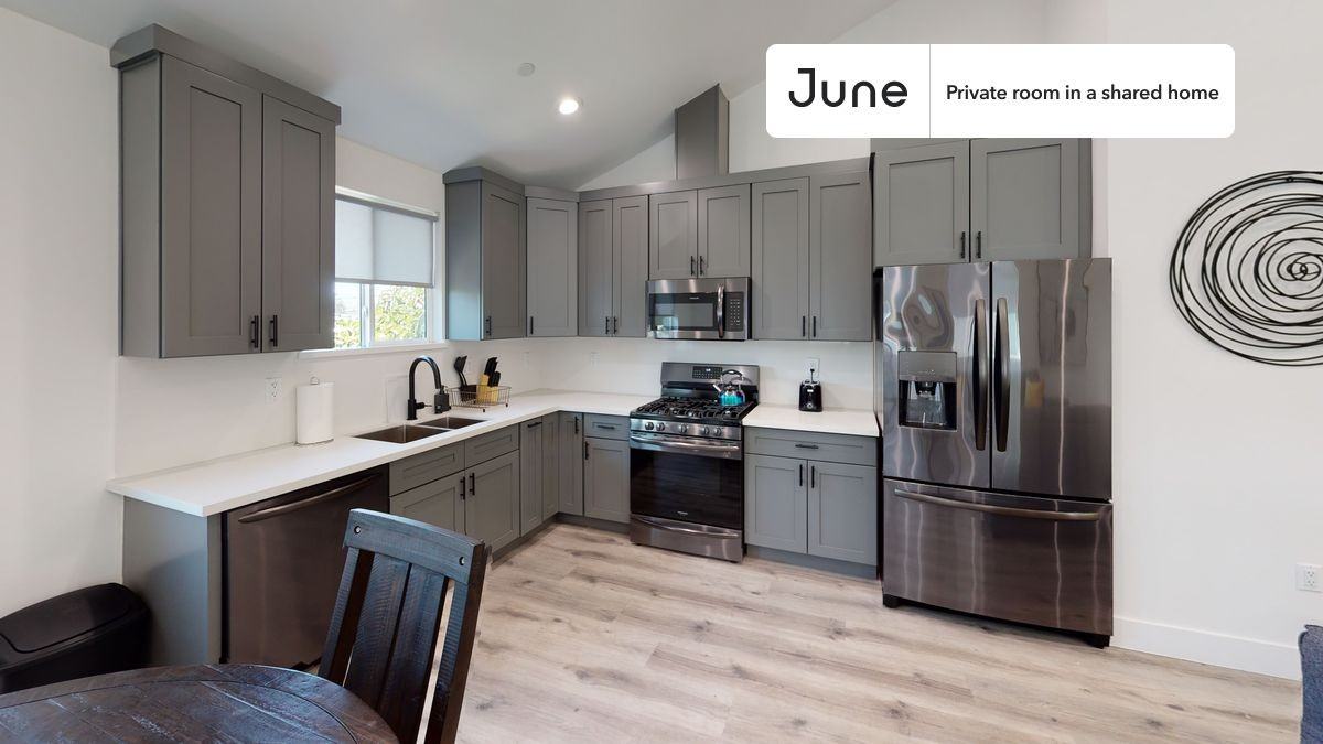 564312 Auckland Ave #C - Photo 7 of 14