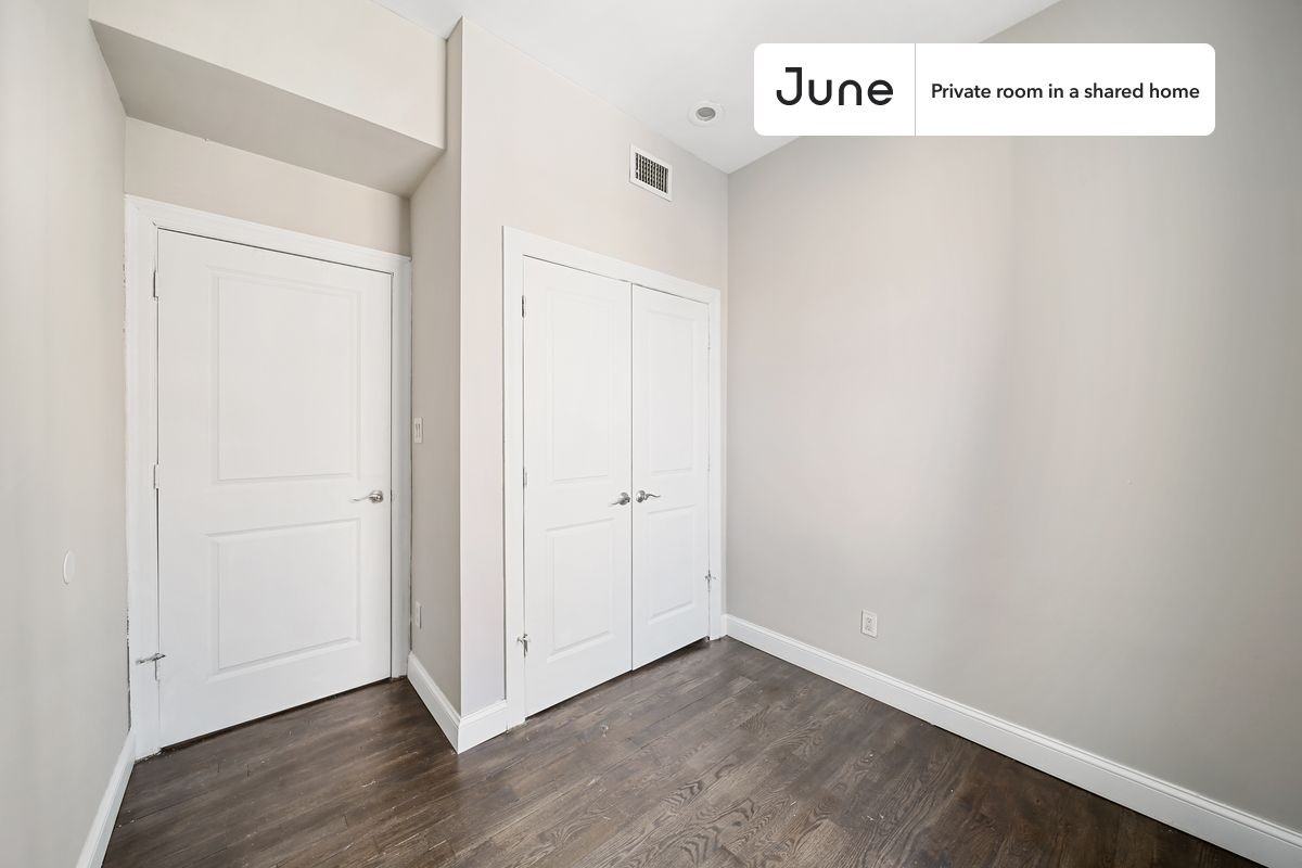 570 Putnam Ave #C - Photo 4 of 15