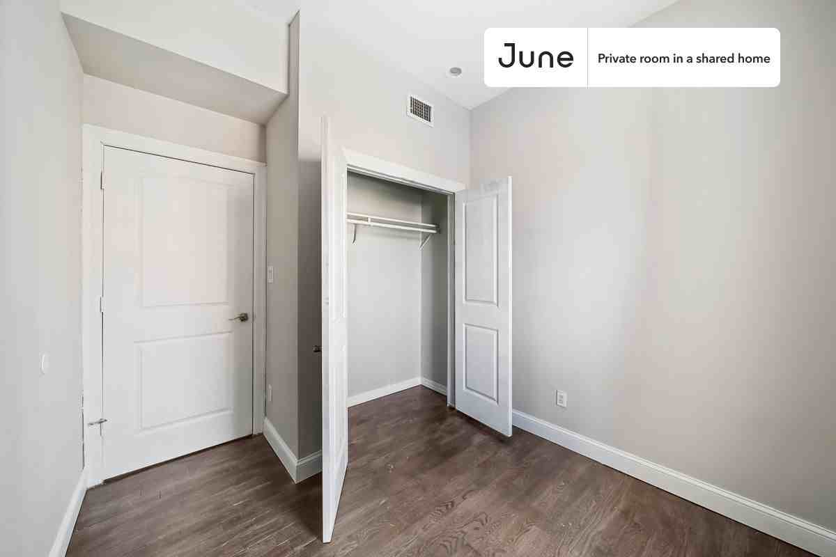 570 Putnam Ave #C - Photo 5 of 15