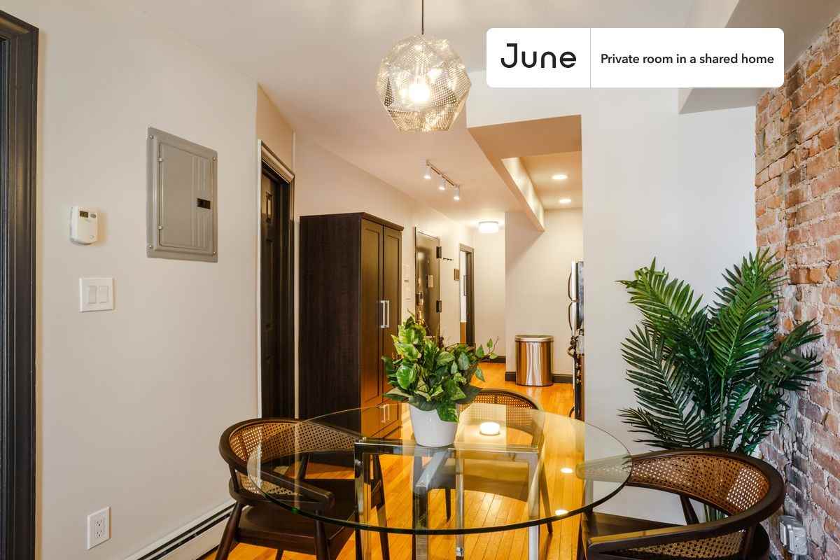 356 W 39th St #C - Photo 5 of 10