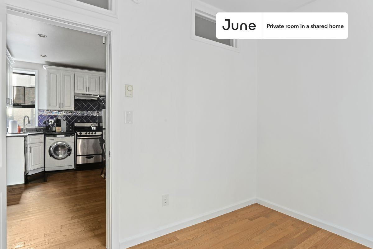 214 W 109th St #C - Photo 4 of 11