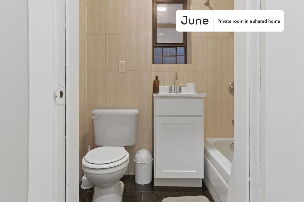 214 W 109th St #C - Photo 7 of 8