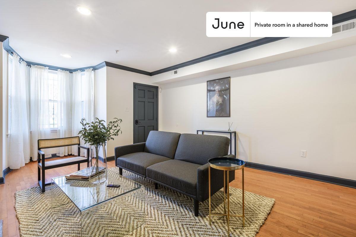 2015 Vermont Ave Nw #A - Photo 5 of 11