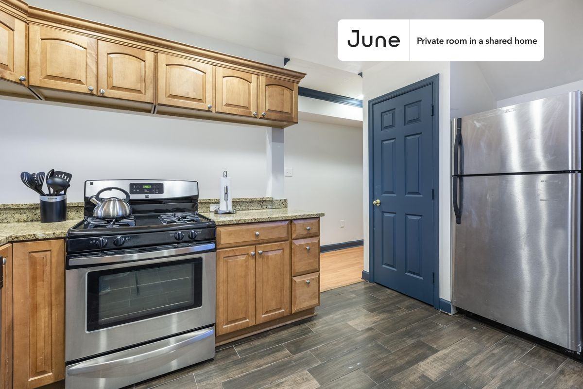 2015 Vermont Ave Nw #A - Photo 7 of 11