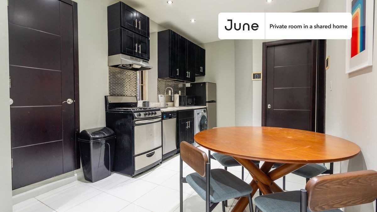 354 354 Cathedral Park Way #A - Photo 6 of 11