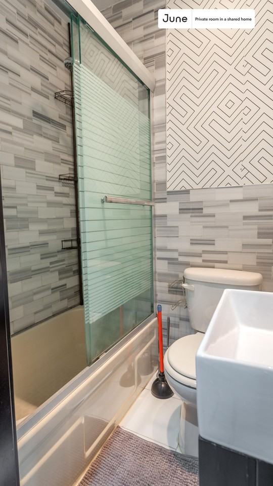 354 354 Cathedral Park Way #A - Photo 7 of 11