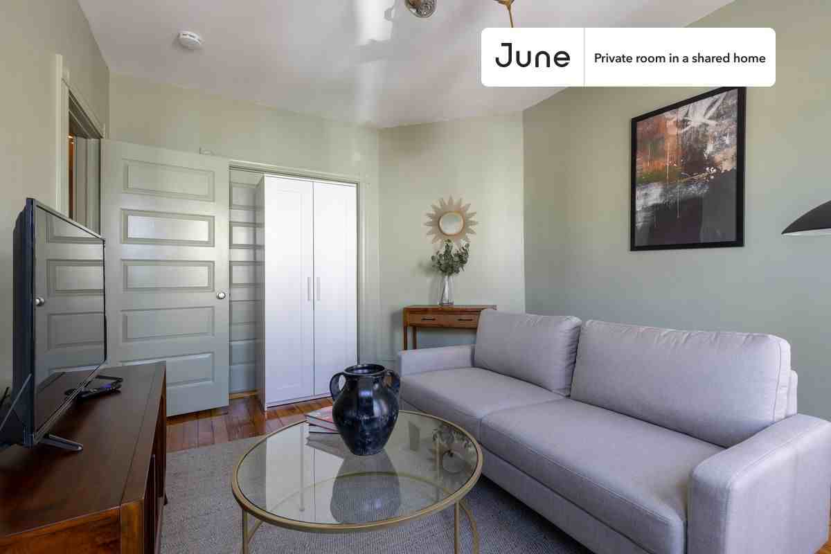 15 Romsey St #C - Photo 6 of 13