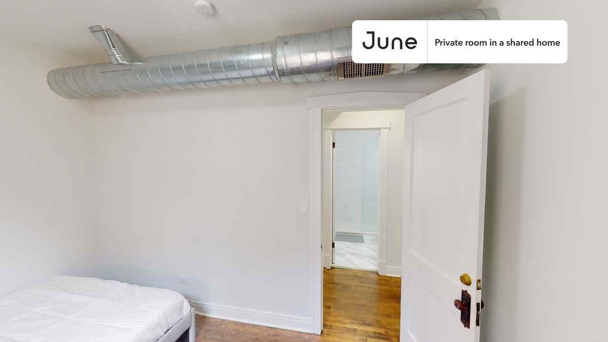 2252 N Lawndale Ave #B - Photo 4 of 29