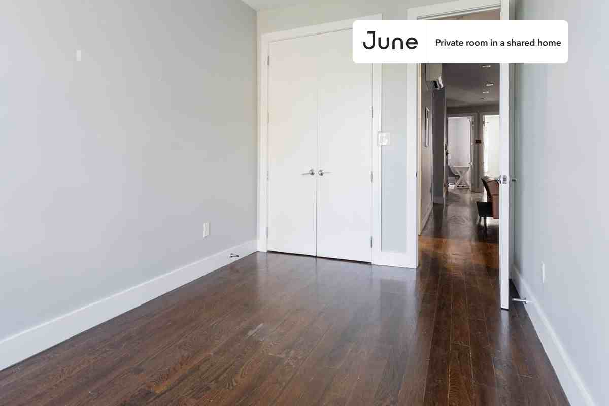 1131 Broadway #D - Photo 6 of 24