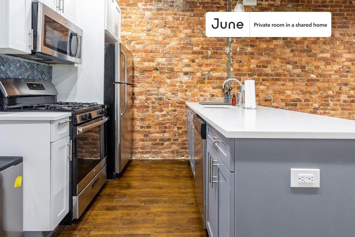 1131 Broadway #C - Photo 7 of 23