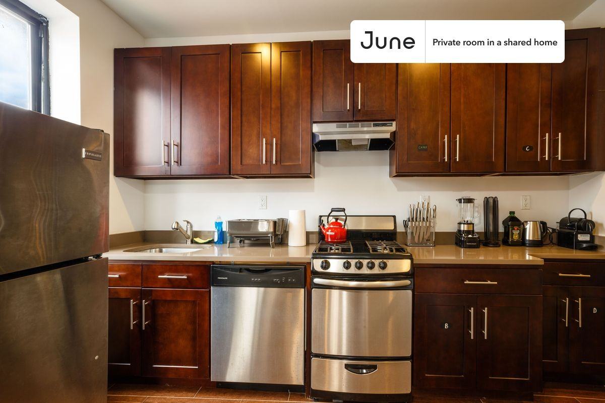 285 Saint Nicholas Ave #C - Photo 7 of 10