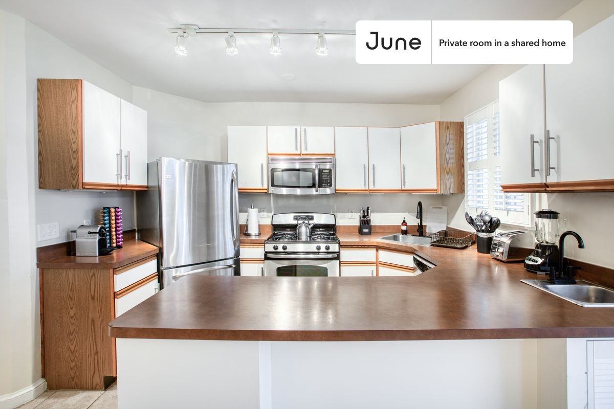 1843 Burke St Se #C - Photo 6 of 14