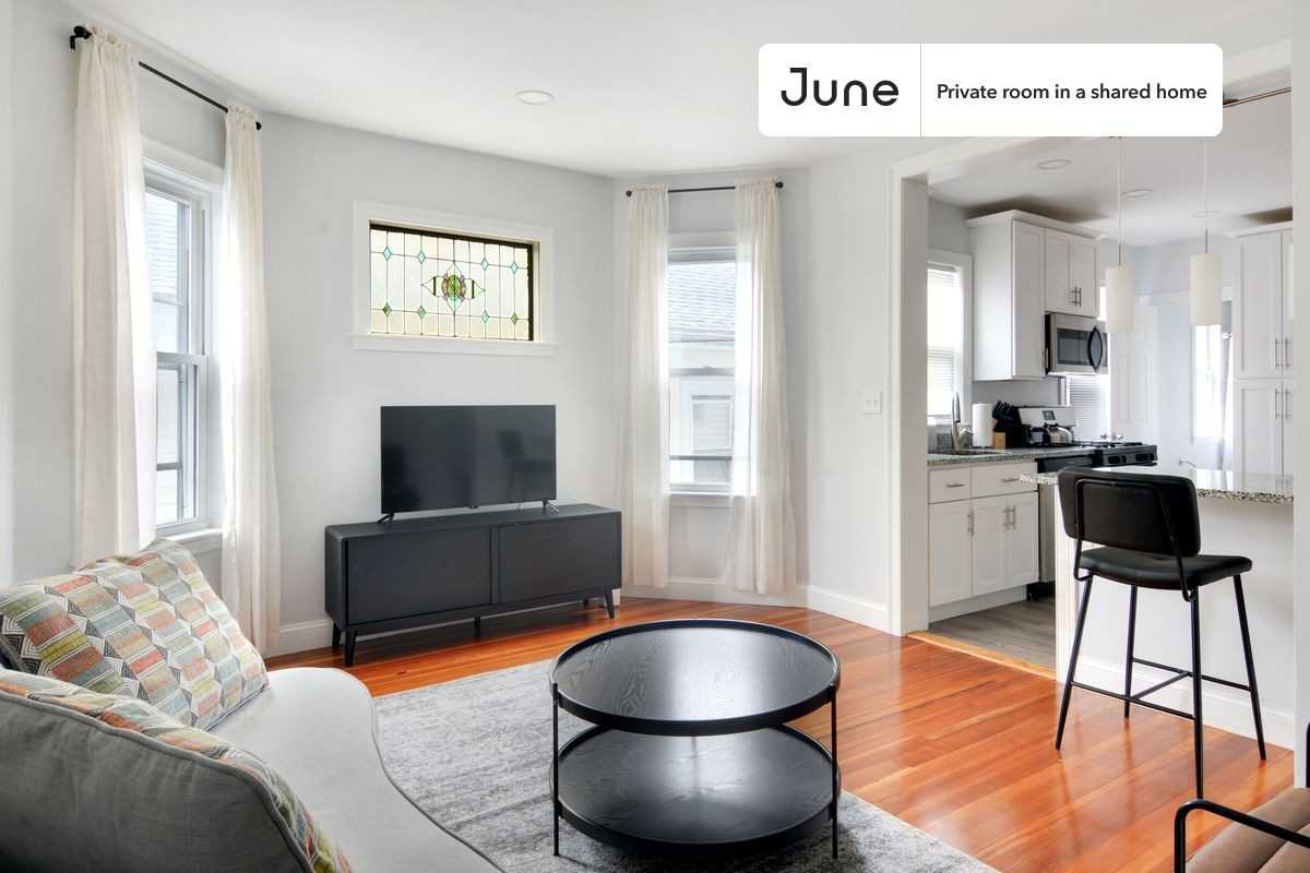 28 Hunnewell Ave #C - Photo 2 of 11