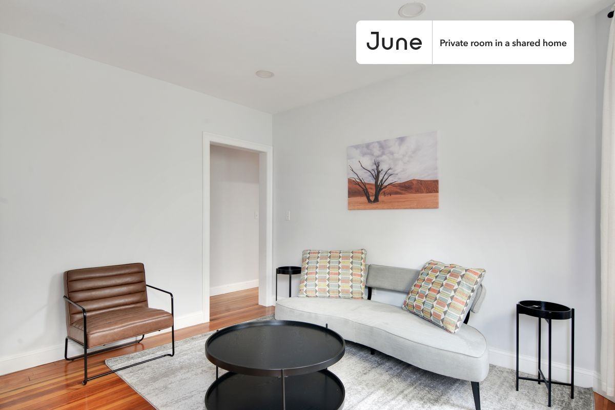 28 Hunnewell Ave #C - Photo 4 of 11