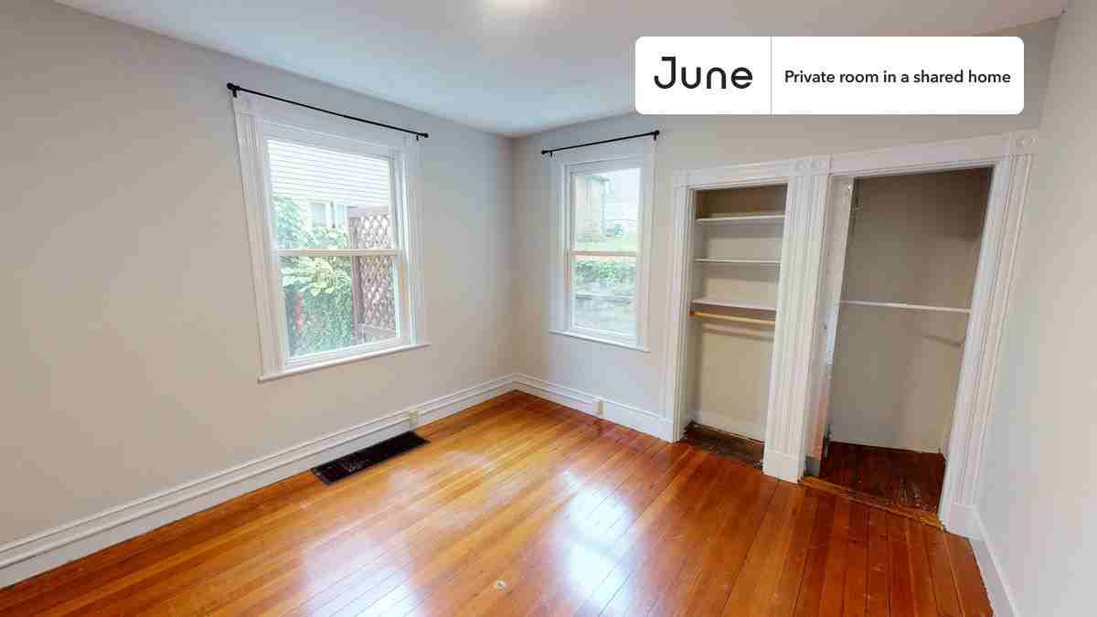 30 Royal St #B - Photo 2 of 11