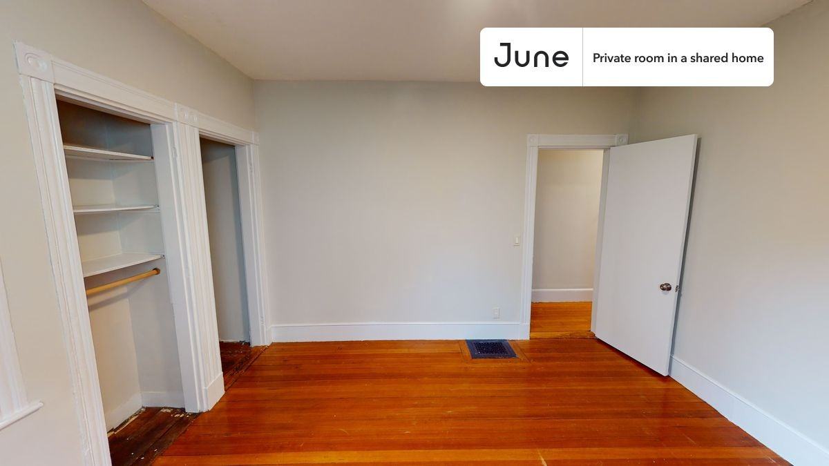 30 Royal St #B - Photo 4 of 11
