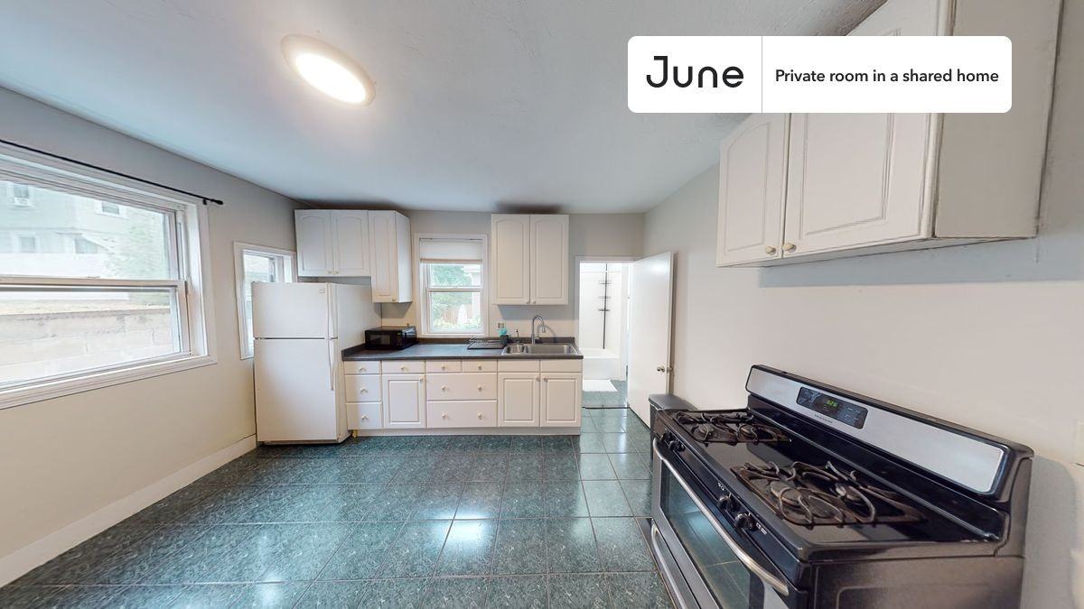 30 Royal St #B - Photo 5 of 11