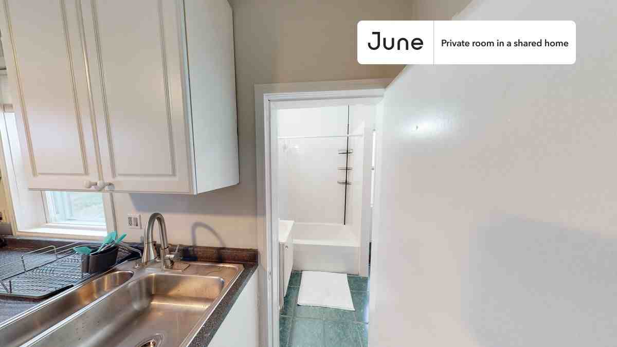 30 Royal St #B - Photo 7 of 11