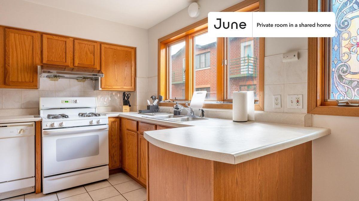 1928 1928 South Young Park Way #A - Photo 7 of 17