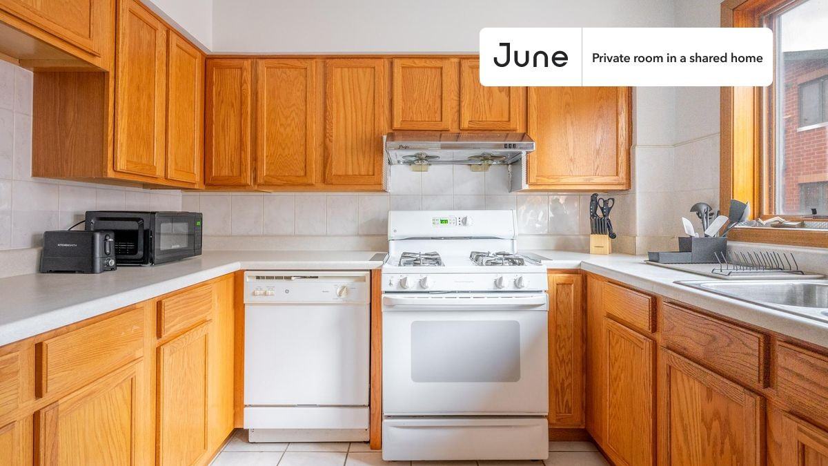 1928 1928 South Young Park Way #A - Photo 6 of 14