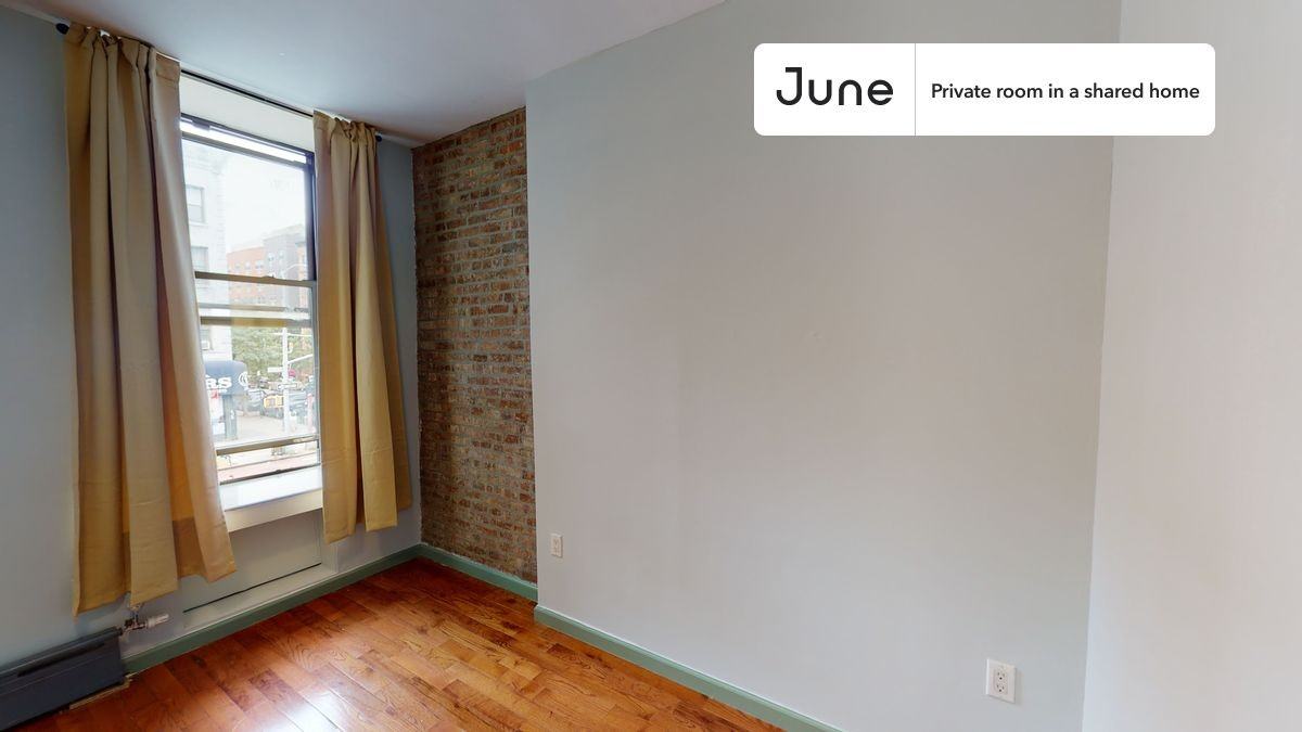 2036 2nd Ave #A - Photo 4 of 13