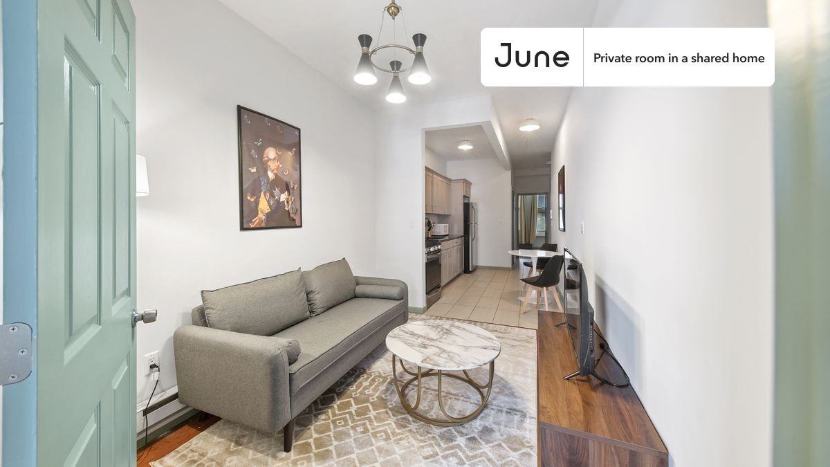 2036 2nd Ave #A - Photo 6 of 13