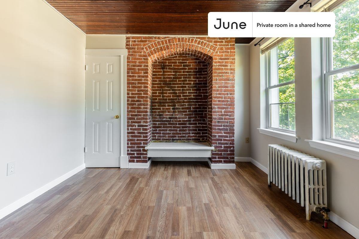 47 Wallingford Rd #A - Photo 2 of 20