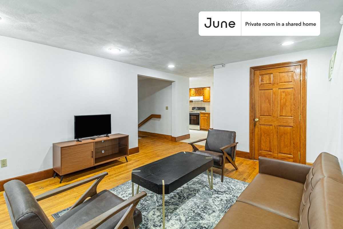 166 Auburn St #E - Photo 5 of 11