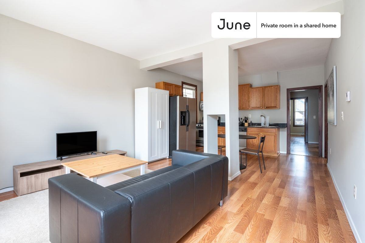 2010 S Loomis St #D - Photo 4 of 14