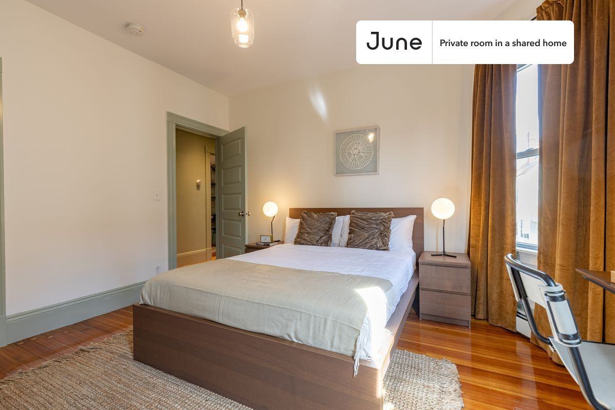 15 Romsey St #C - Photo 2 of 13