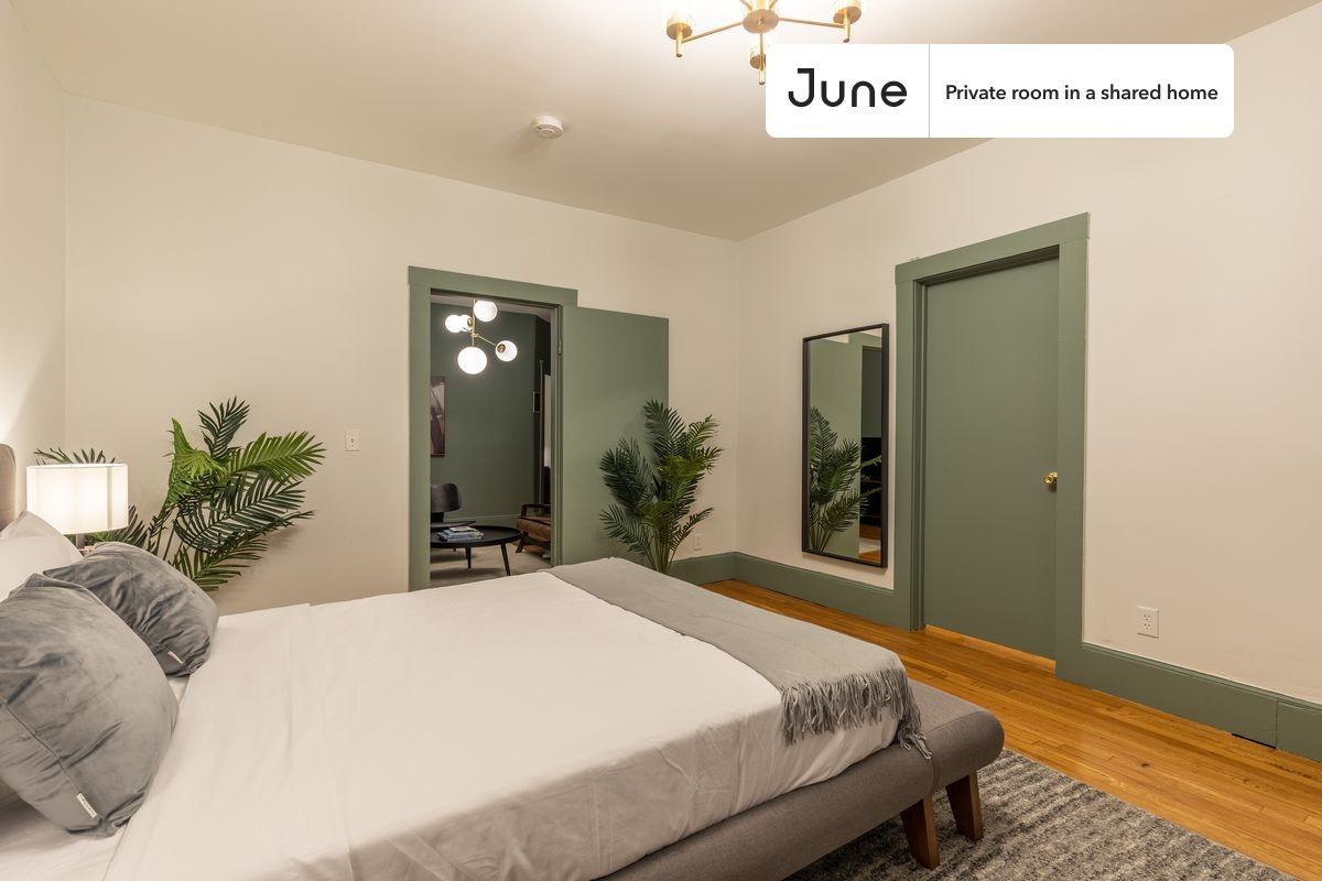 1680 Commonwealth Ave #D - Photo 2 of 15