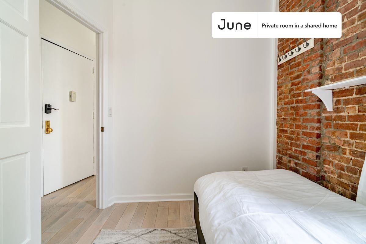 401 E 57th St #C - Photo 5 of 15