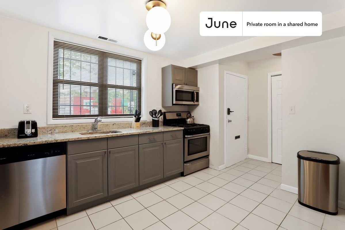 1242 11th St Nw #2A - Photo 7 of 19