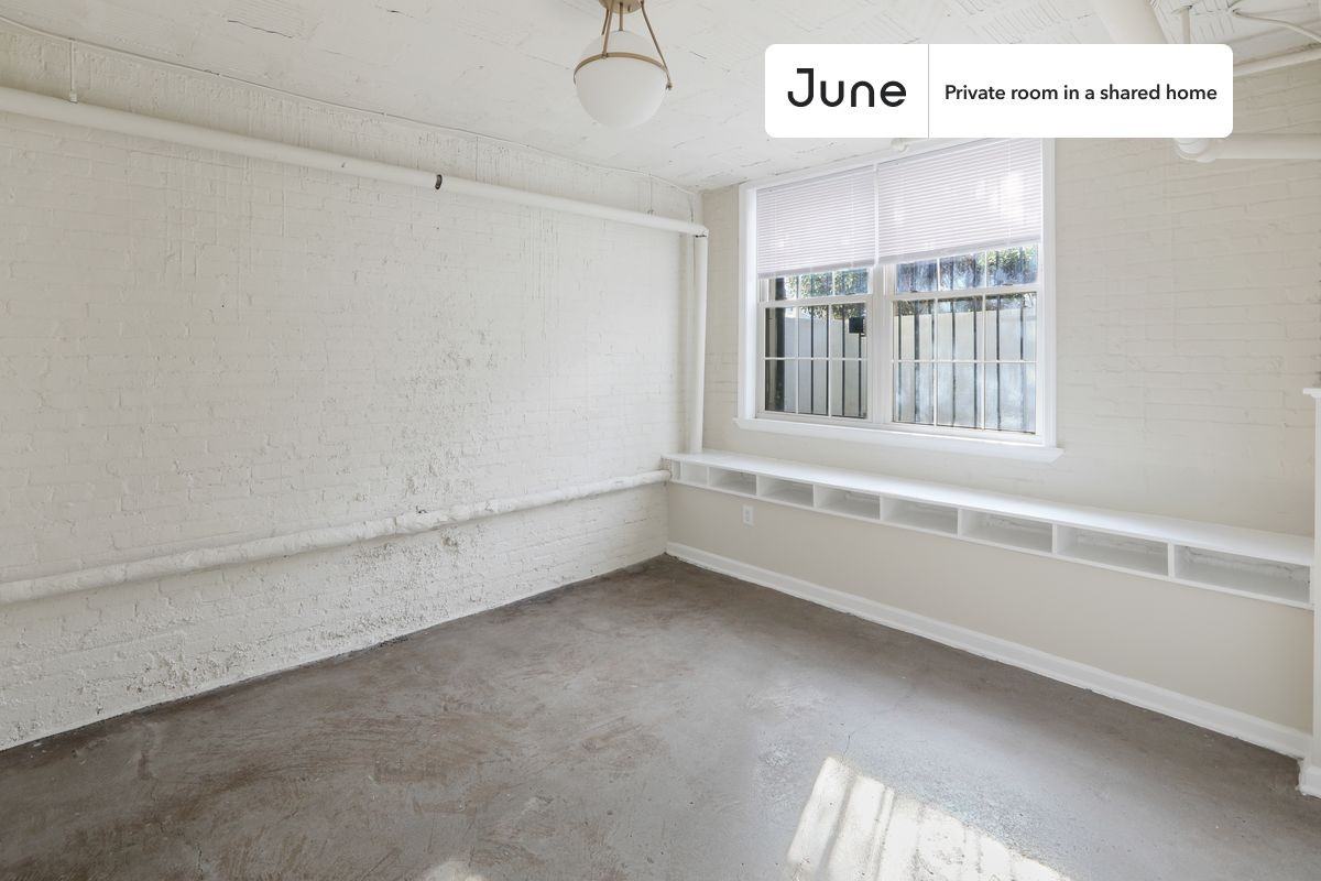 1815 S St Nw #E - Photo 2 of 21