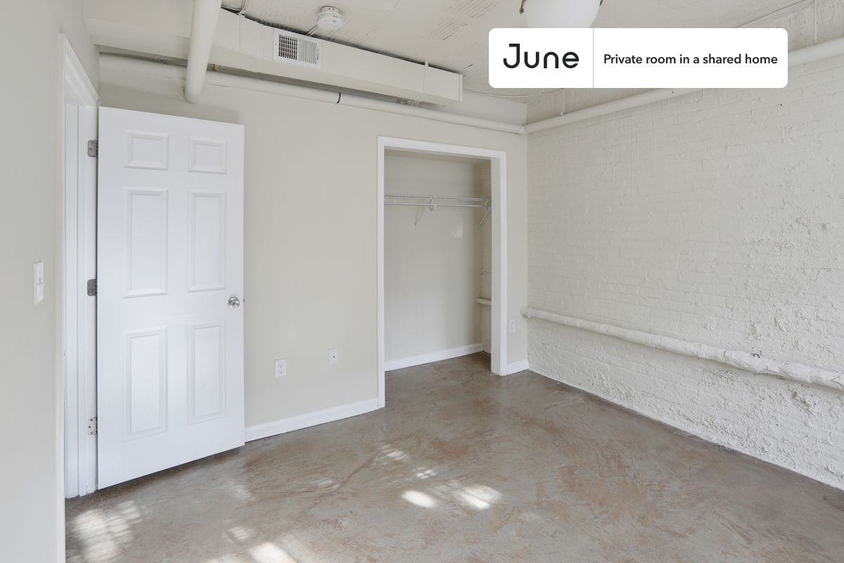 1815 S St Nw #E - Photo 4 of 21