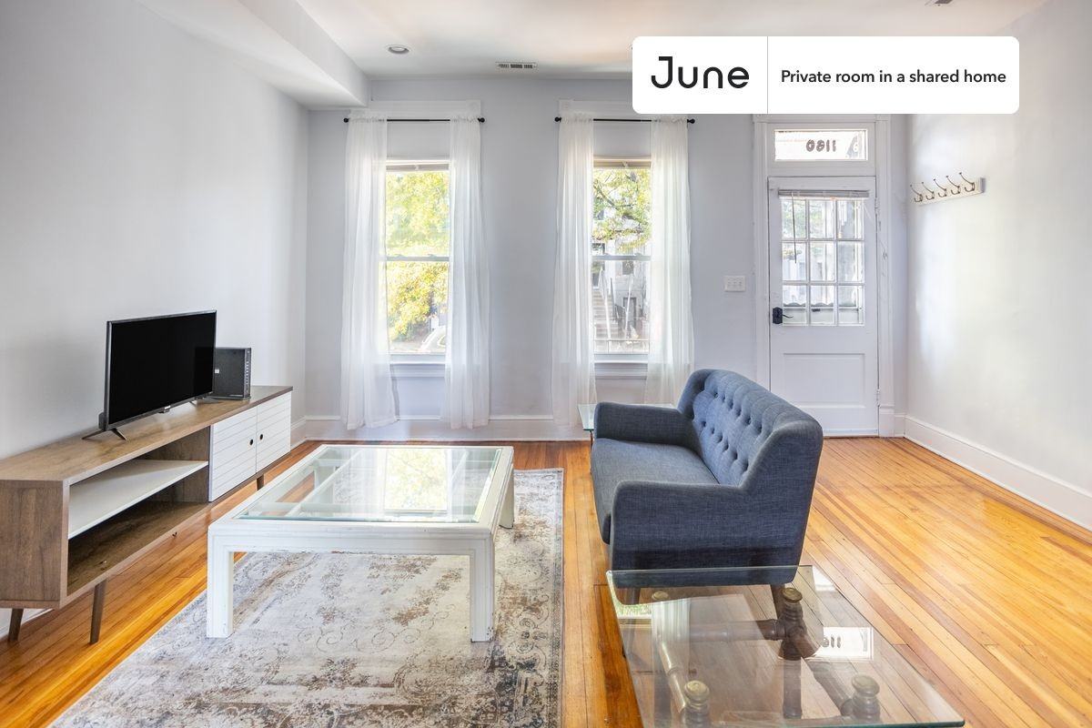 1160 Neal St Ne #B - Photo 2 of 13