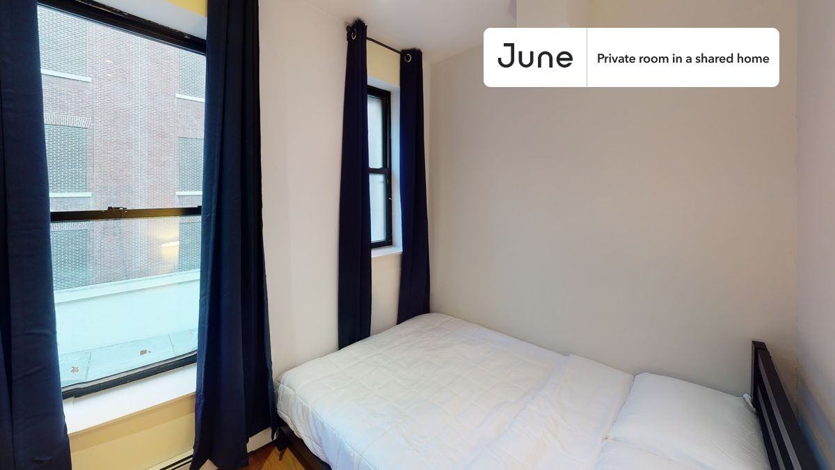 169 Manhattan Ave #C - Photo 4 of 18