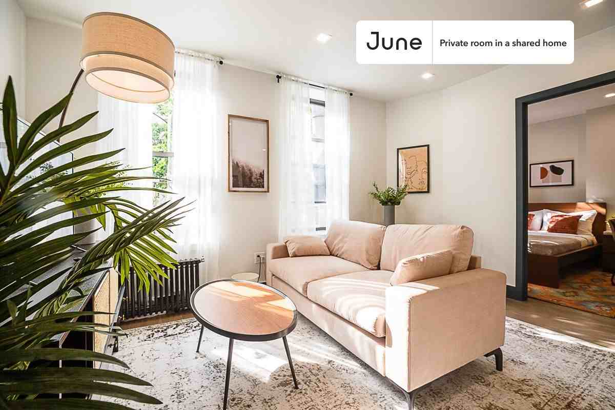 944 Columbus Ave #A - Photo 5 of 13