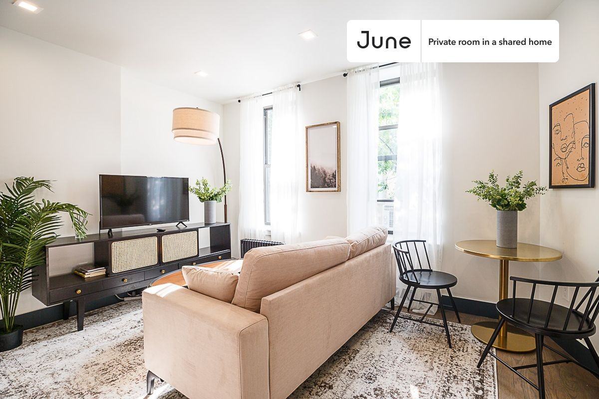 944 Columbus Ave #A - Photo 6 of 13