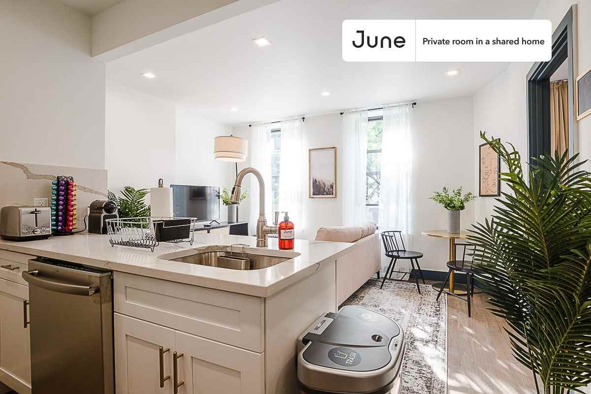 944 Columbus Ave #A - Photo 7 of 13