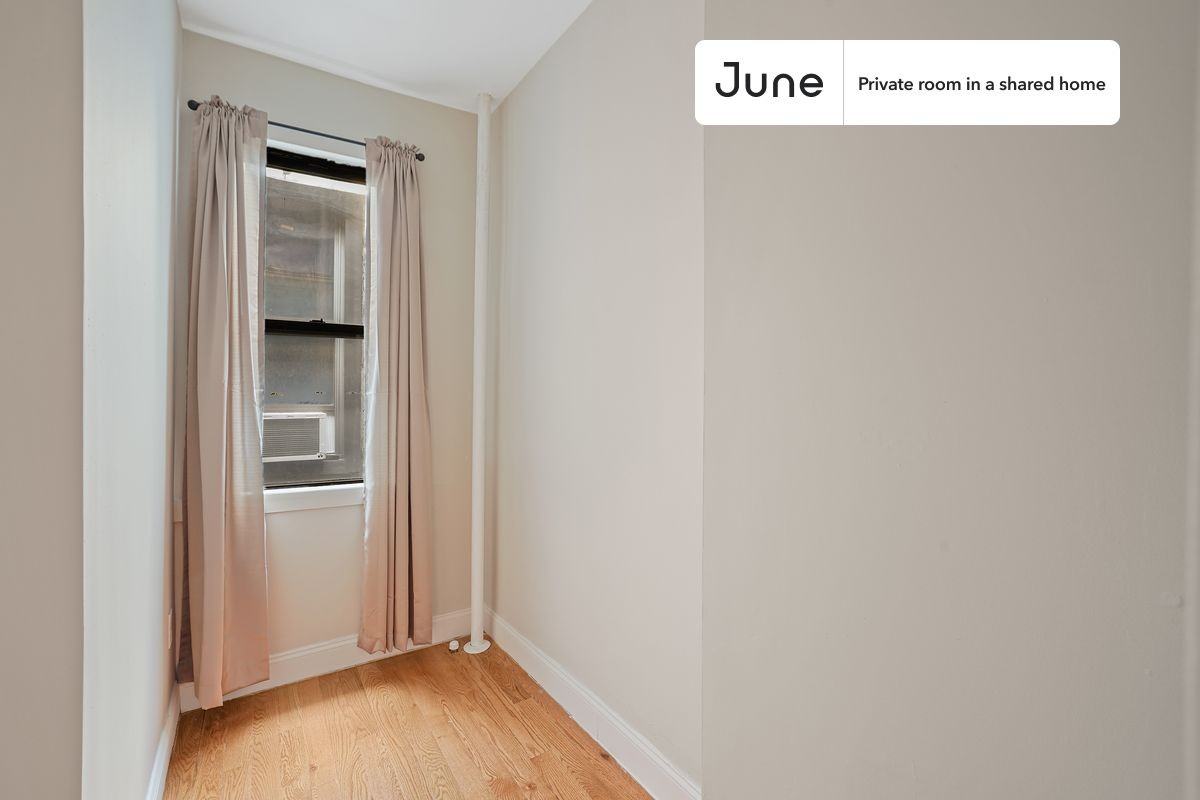 31 Saint Marks Pl #A - Photo 4 of 14