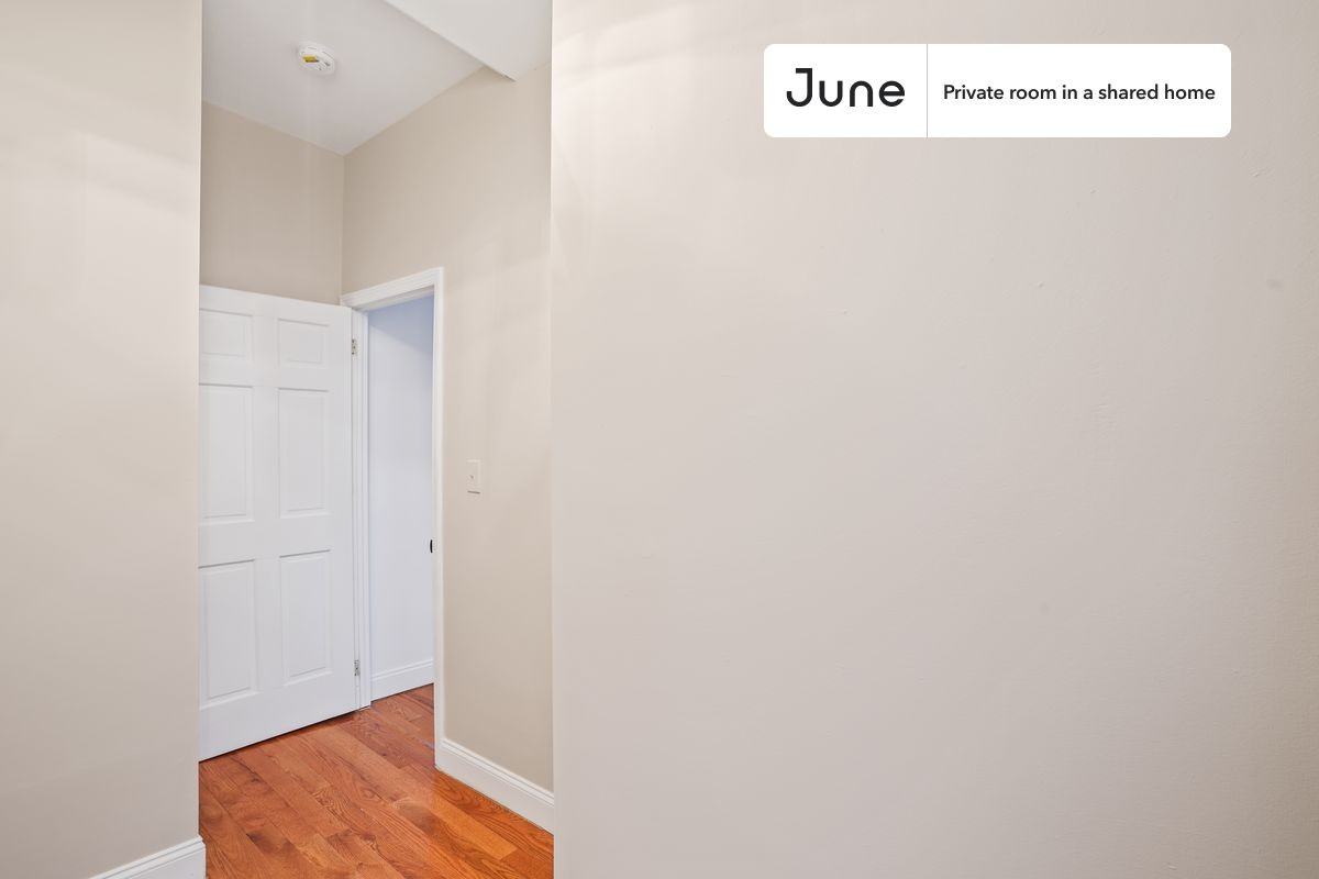 31 Saint Marks Pl #A - Photo 6 of 14