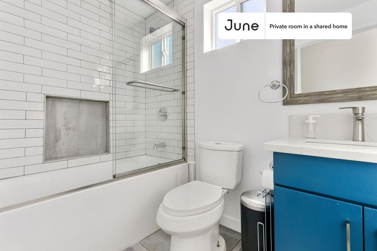 632 N Boyle Ave #E - Photo 7 of 21