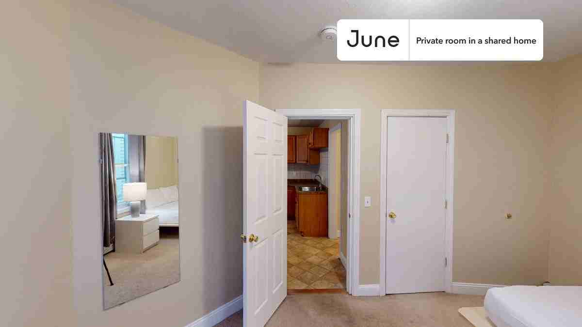 19 Berkshire St #A - Photo 4 of 11