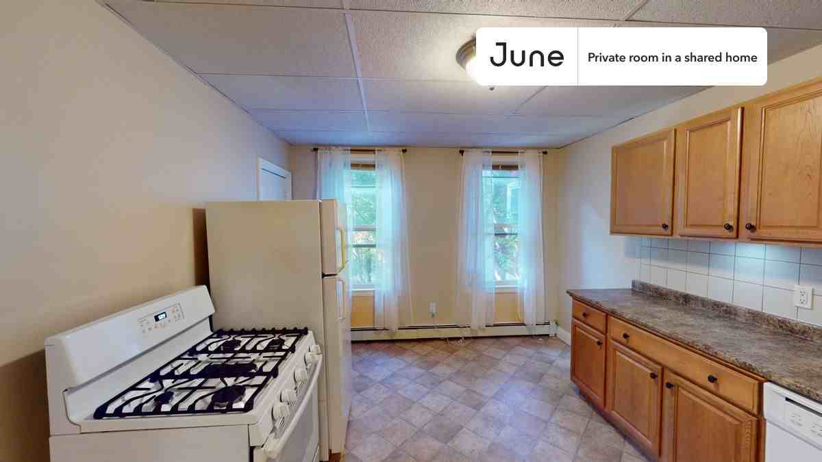 19 Berkshire St #A - Photo 5 of 11