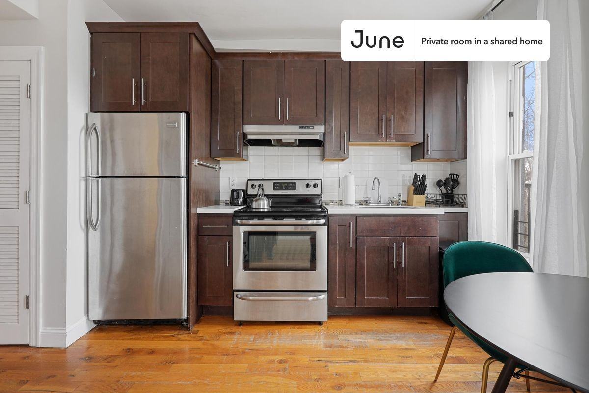 570 Putnam Avenue #B - Photo 6 of 13