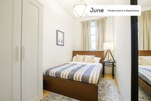336 W 47th St #E - Photo 1 of 1